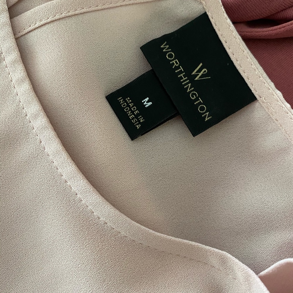 Beautiful light-pink top. - Picture 3 of 5